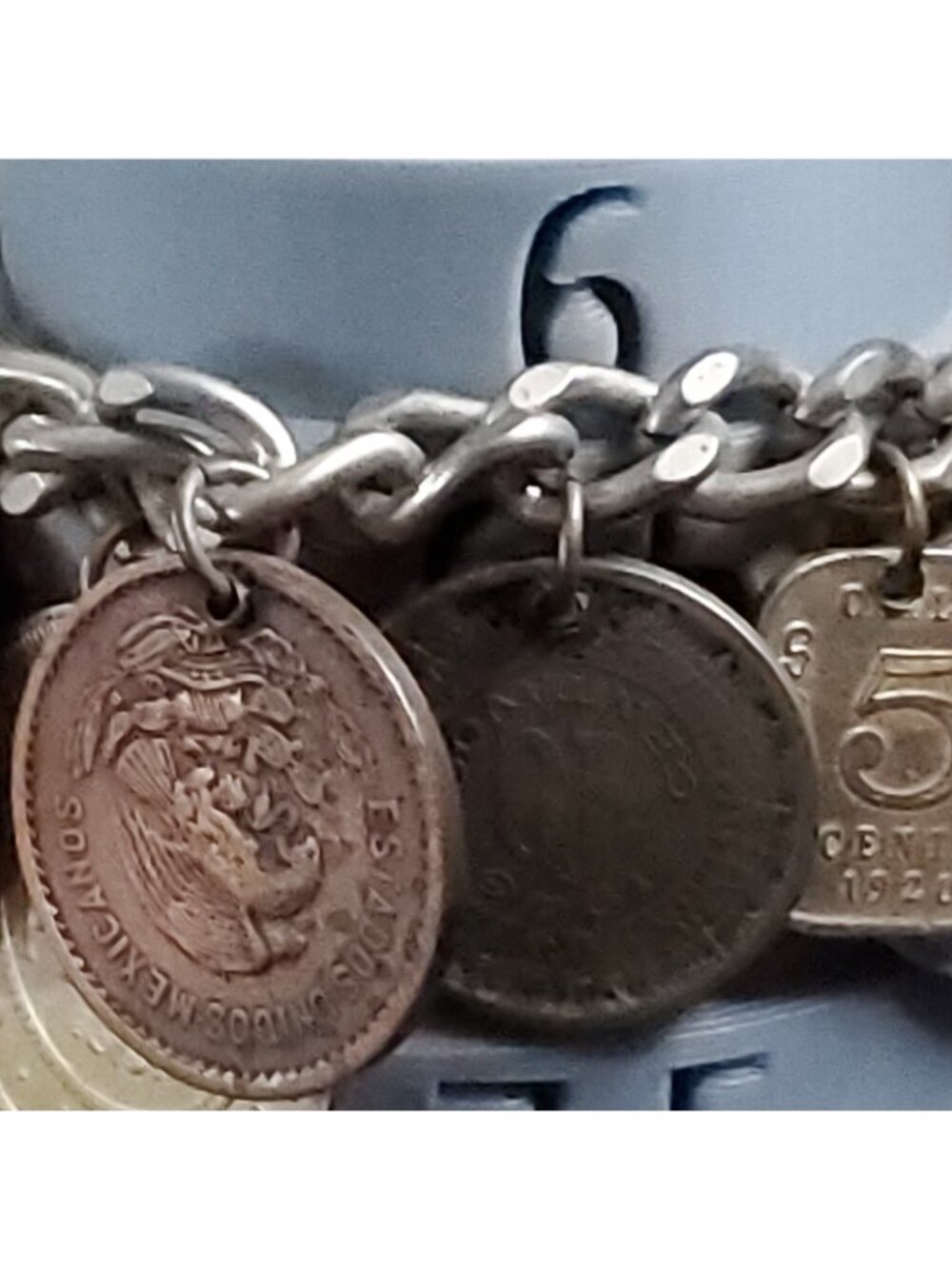Vintage World Coin Charm Bracelet Dangles 6" - Picture 6 of 6